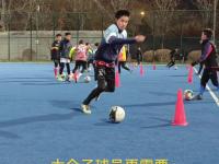 九游娱乐靠谱-小个子球员打出大个子球员，成为焦点